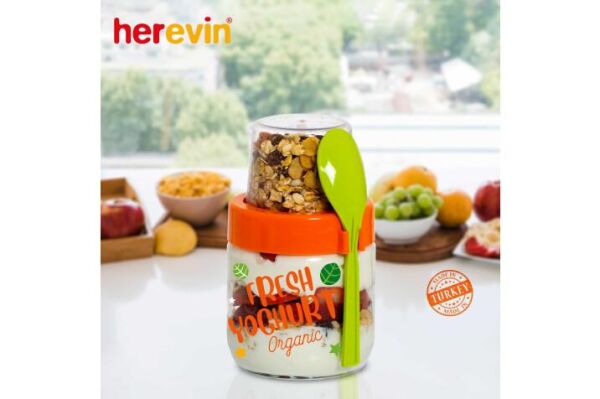 425 CC DESENLİ KAŞIKLI YOĞURT KABI KIRMIZI