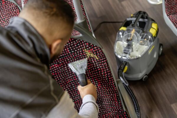 KARCHER PUZZI 8/1 KOLTUK YIKAMA MAKINESİ