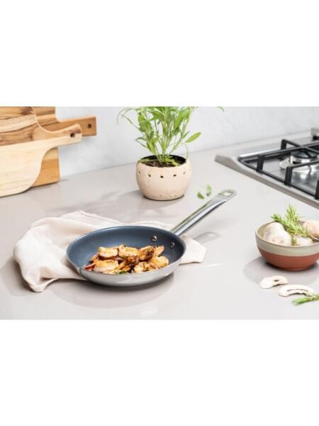 TRAMONTINA PROFESSIONAL 20 CM SERAMİK YÜZEYLİ KIZARTMA TAVASI