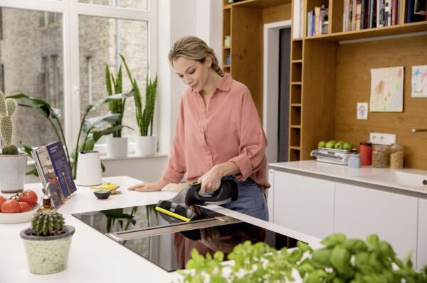 KARCHER WV-5 PLUS ANNIVERSARY EDİTİON CAM TEMİZLEME MAKİNESİ SİYAH