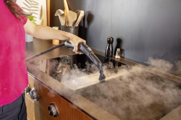 KARCHER SC-4 DELUXE*EU BEYAZ BUHARLI TEMİZLİK MAKİNESİ