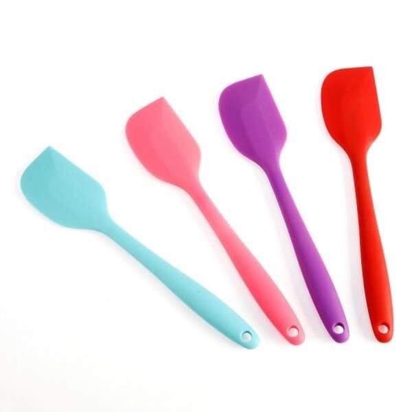 ÜN-EV 230 ISIYA DAYANIKLI RENKLİ SİLİKON SPATULA